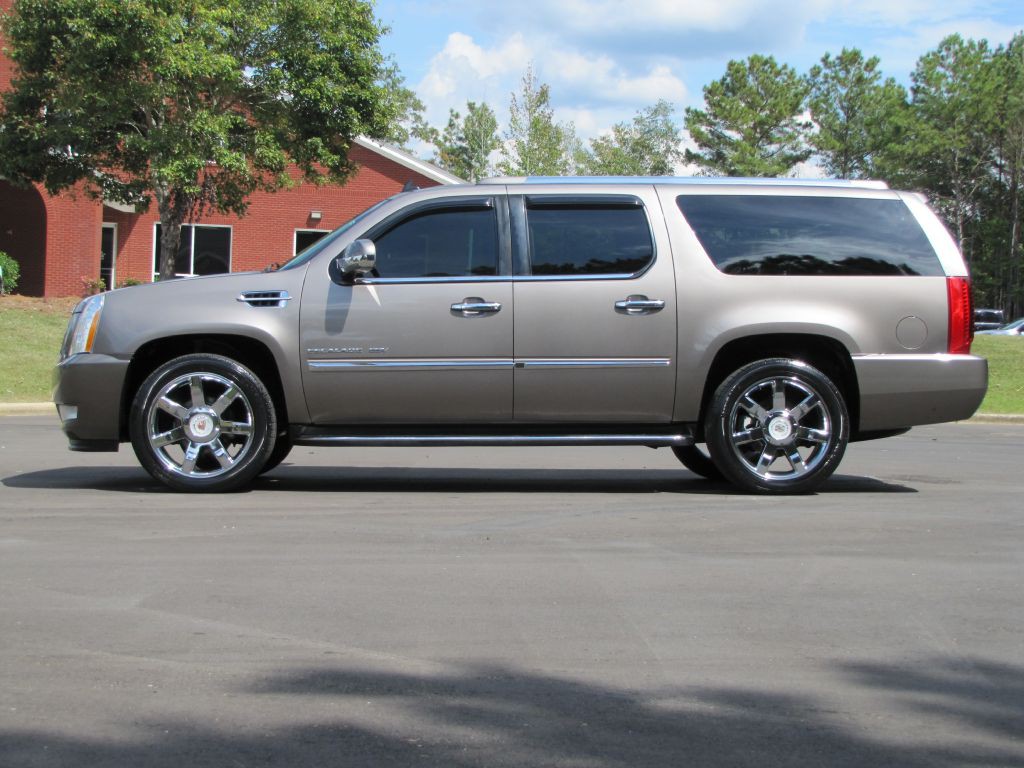 2012 Cadillac Escalade Image 9