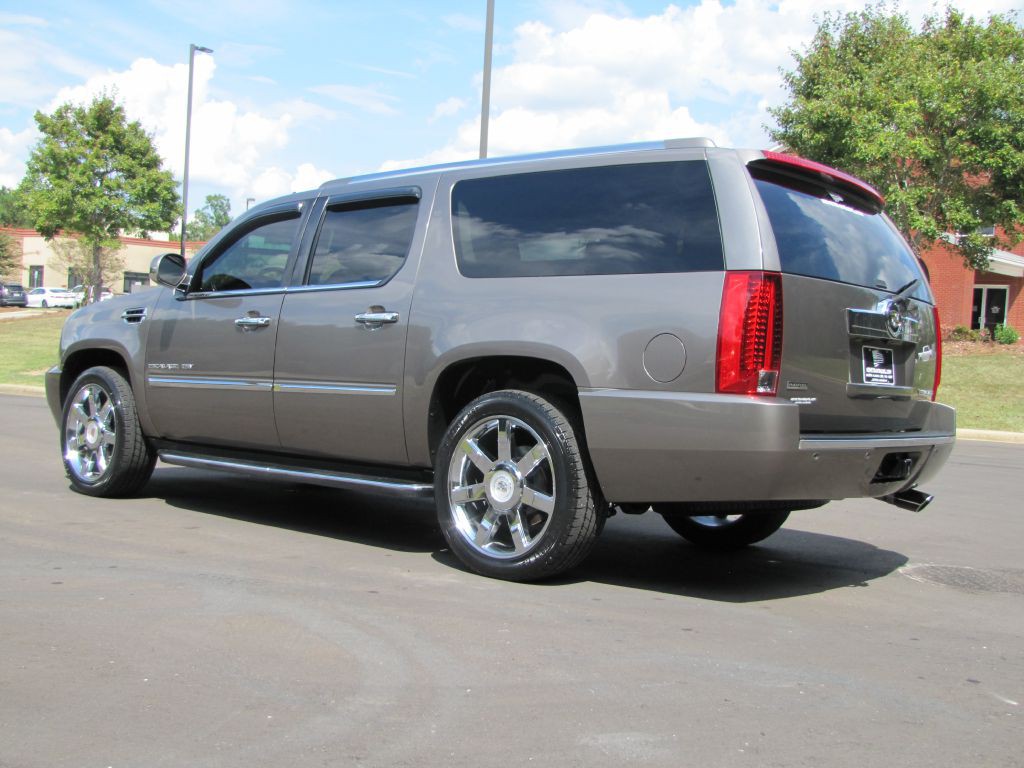 2012 Cadillac Escalade Image 10