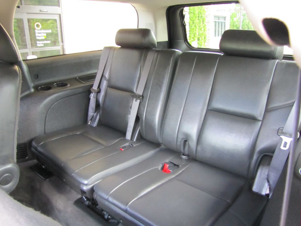 2012 Cadillac Escalade Image 21