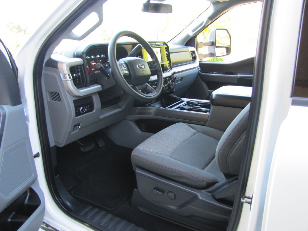 2023 Ford F-250 Image 15