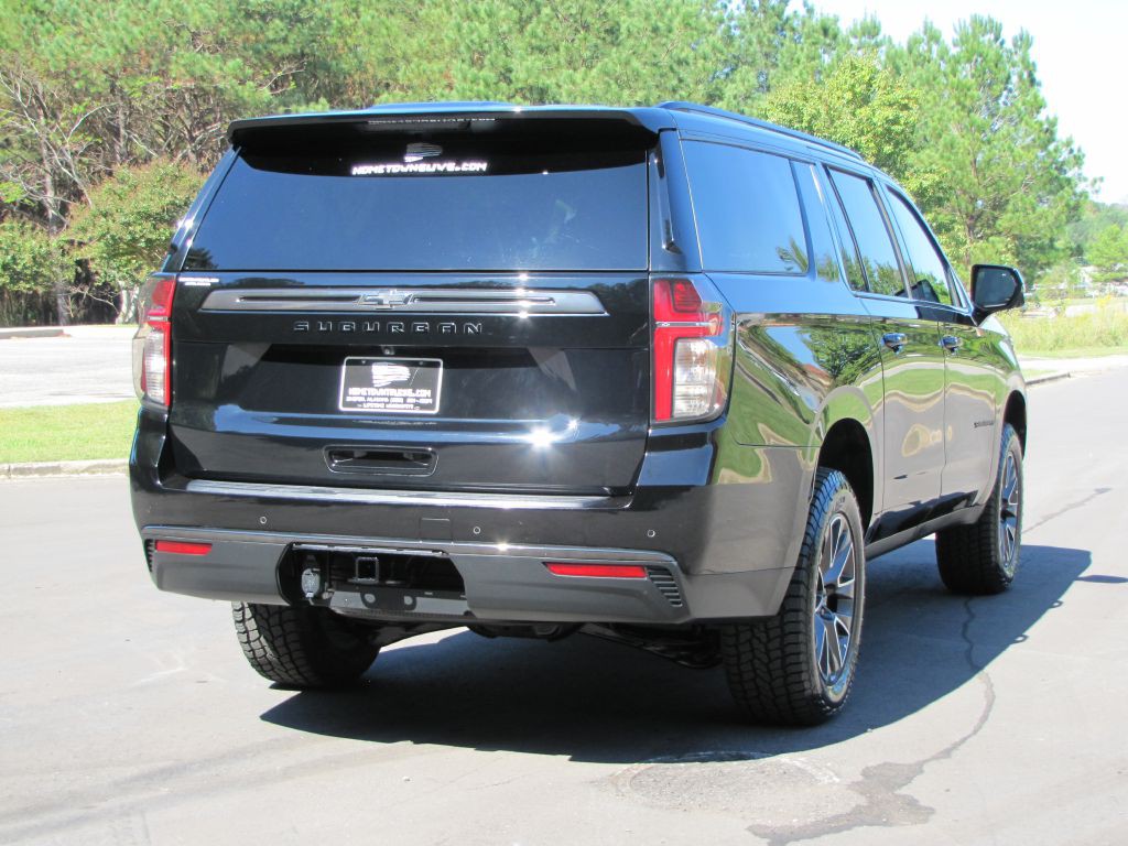 2021 Chevrolet Suburban Image 12