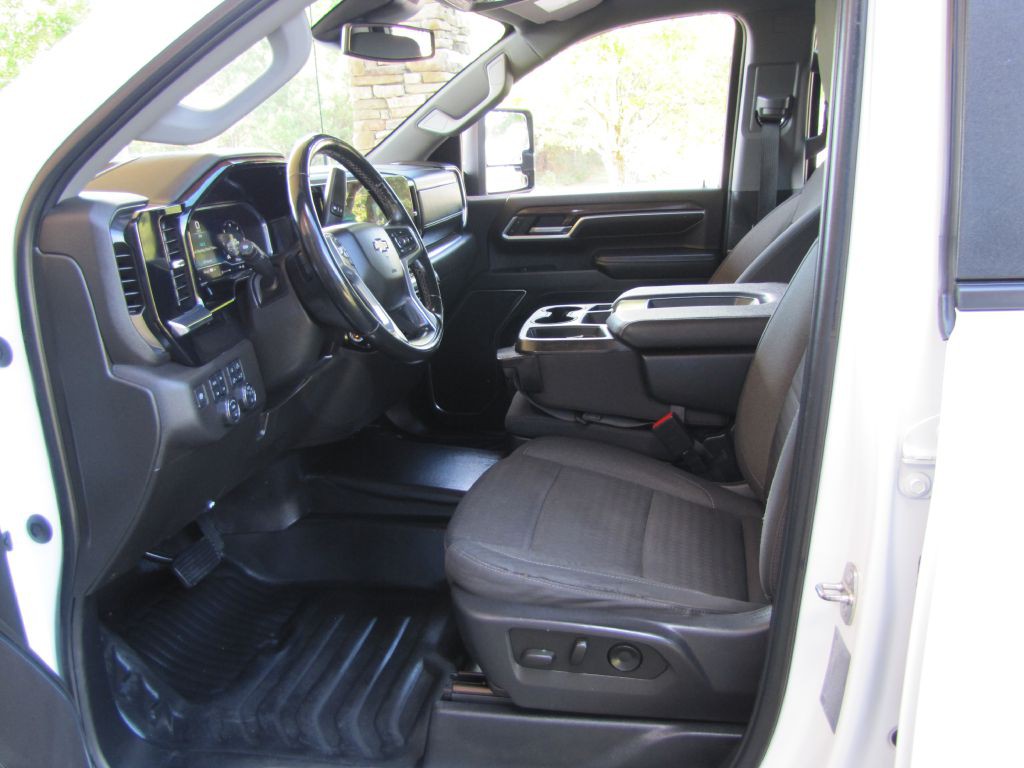 2024 Chevrolet Silverado 1500 Image 13