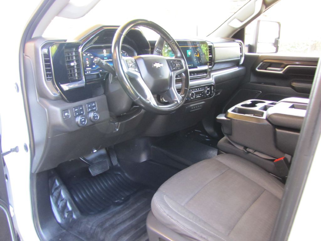 2024 Chevrolet Silverado 1500 Image 14
