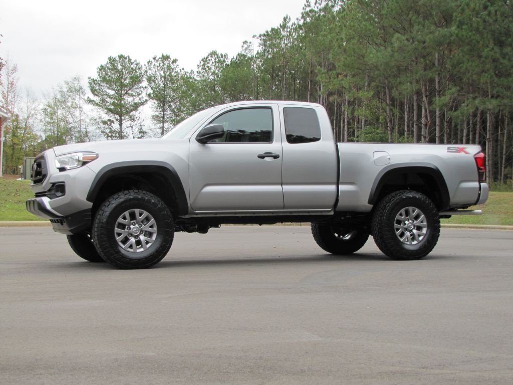 2020 Toyota Tacoma Image 3