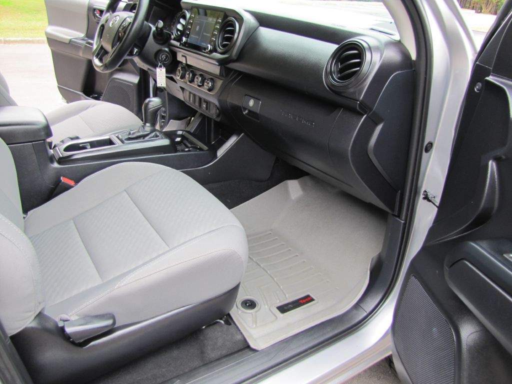 2020 Toyota Tacoma Image 14