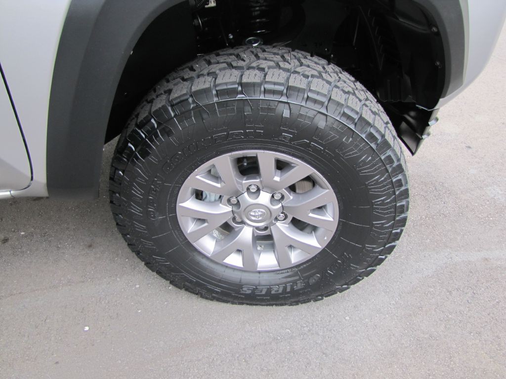 2020 Toyota Tacoma Image 31