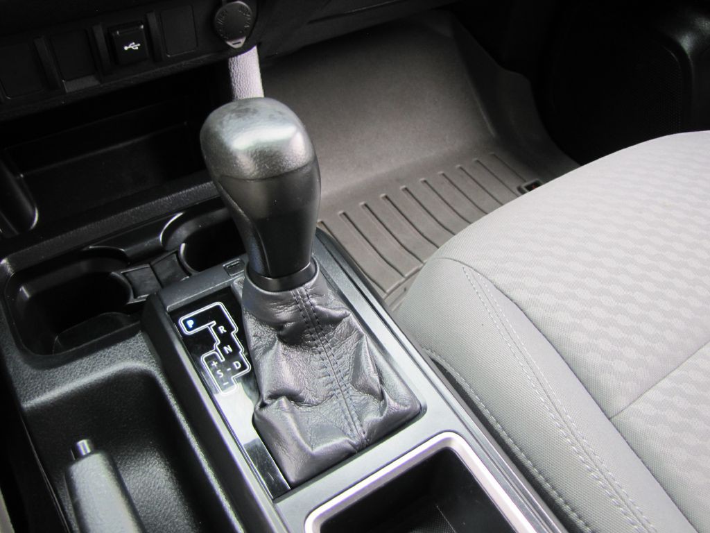 2020 Toyota Tacoma Image 37