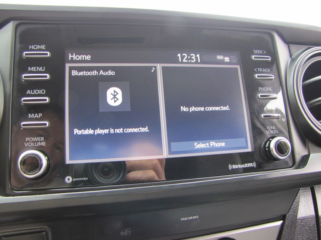 2020 Toyota Tacoma Image 38