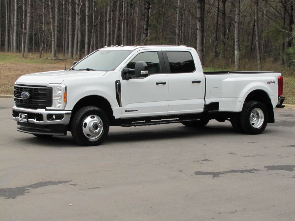 2023 Ford F-350 Image 3