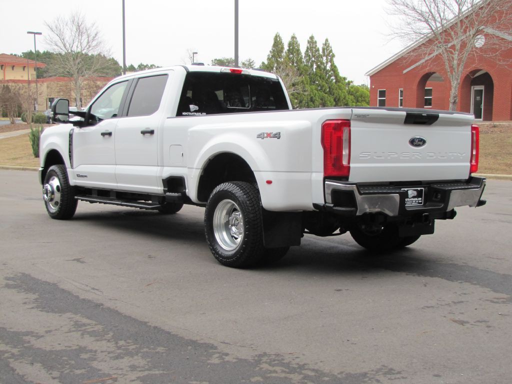 2023 Ford F-350 Image 6