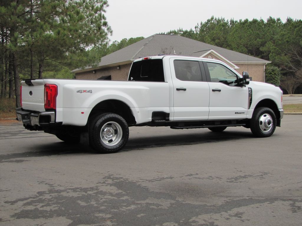 2023 Ford F-350 Image 7