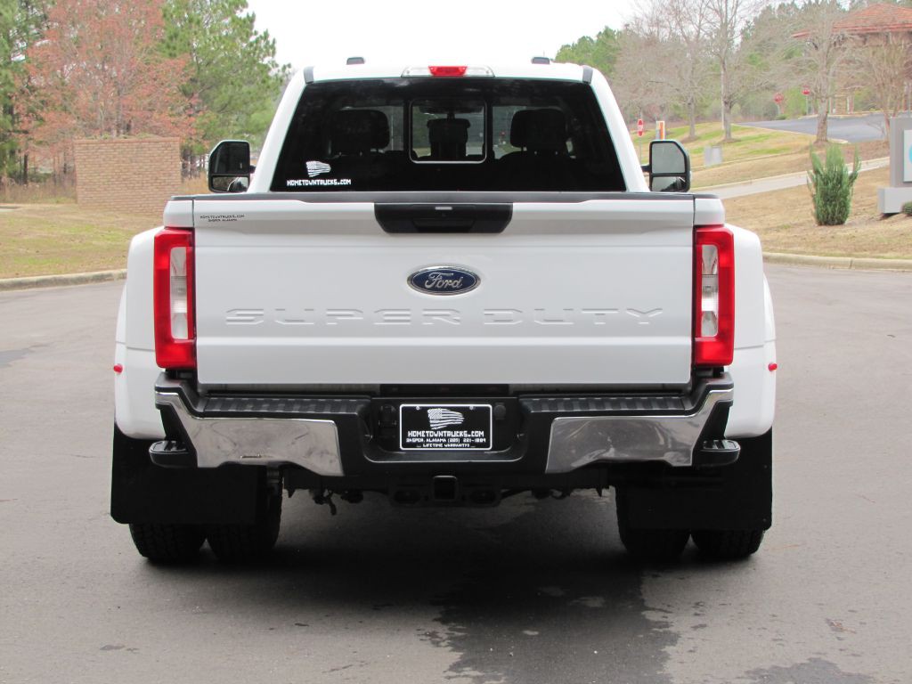 2023 Ford F-350 Image 11