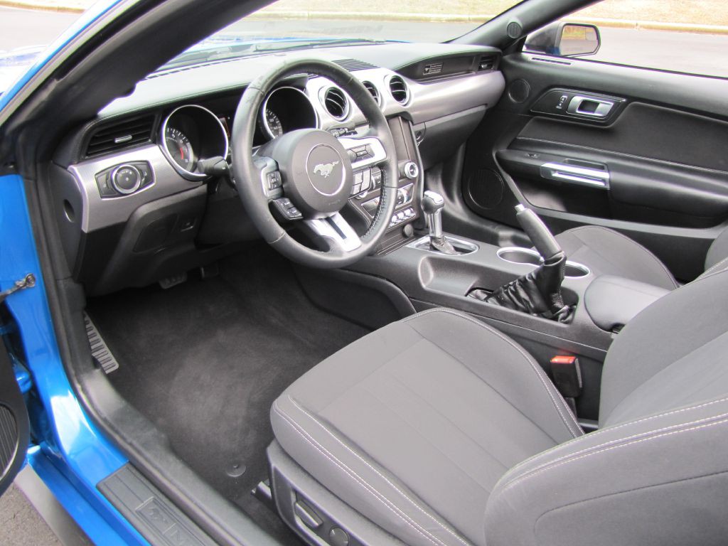 2020 Ford Mustang Image 22