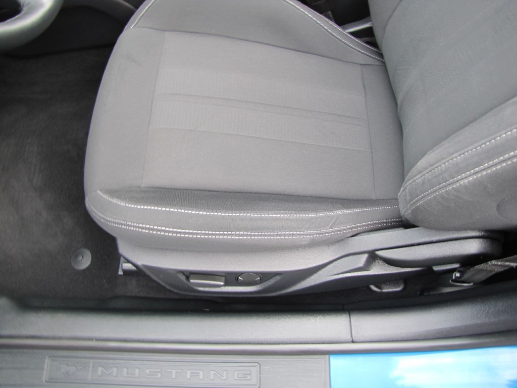 2020 Ford Mustang Image 23