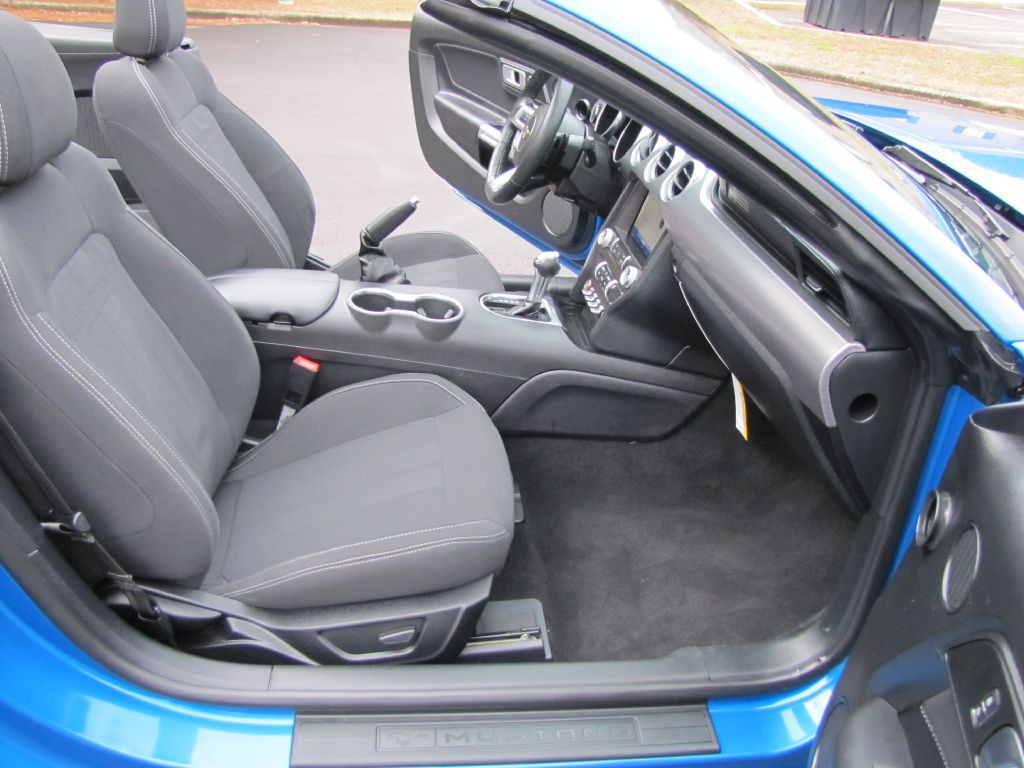 2020 Ford Mustang Image 25