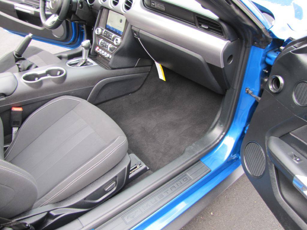 2020 Ford Mustang Image 26