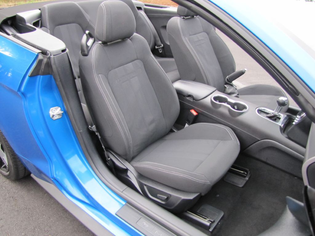 2020 Ford Mustang Image 27