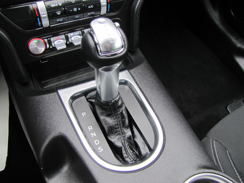 2020 Ford Mustang Image 38