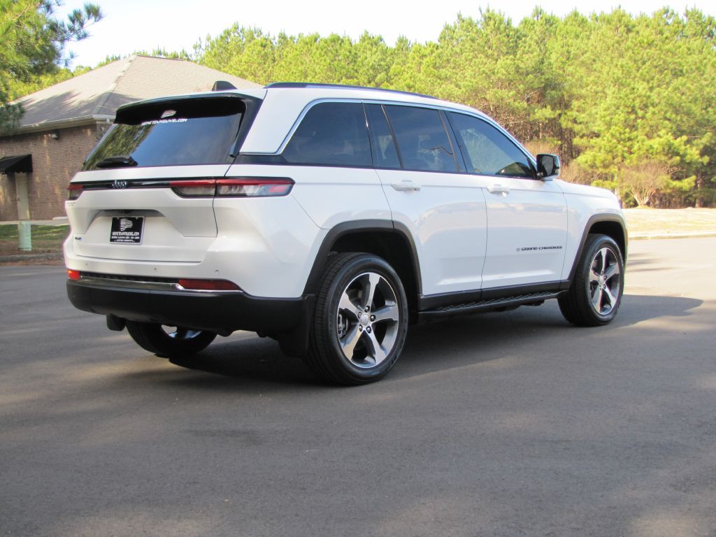 2023 Jeep Grand Cherokee Image 11