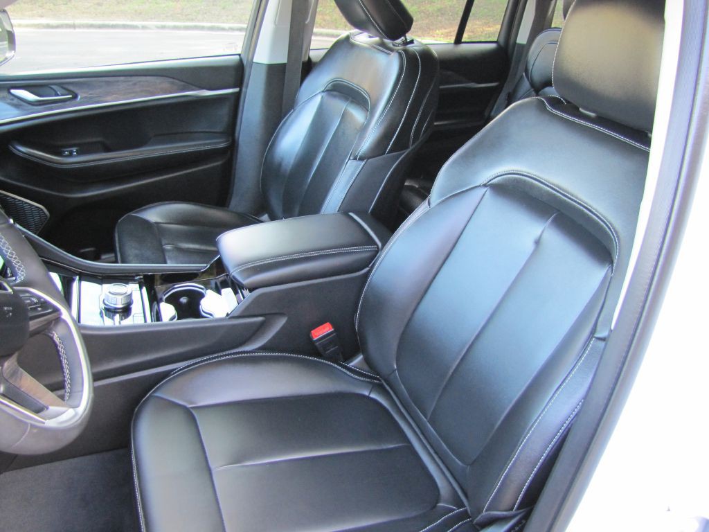 2023 Jeep Grand Cherokee Image 25