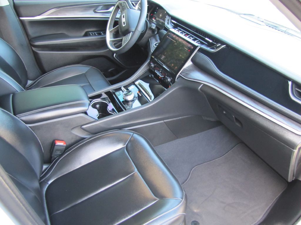 2023 Jeep Grand Cherokee Image 32