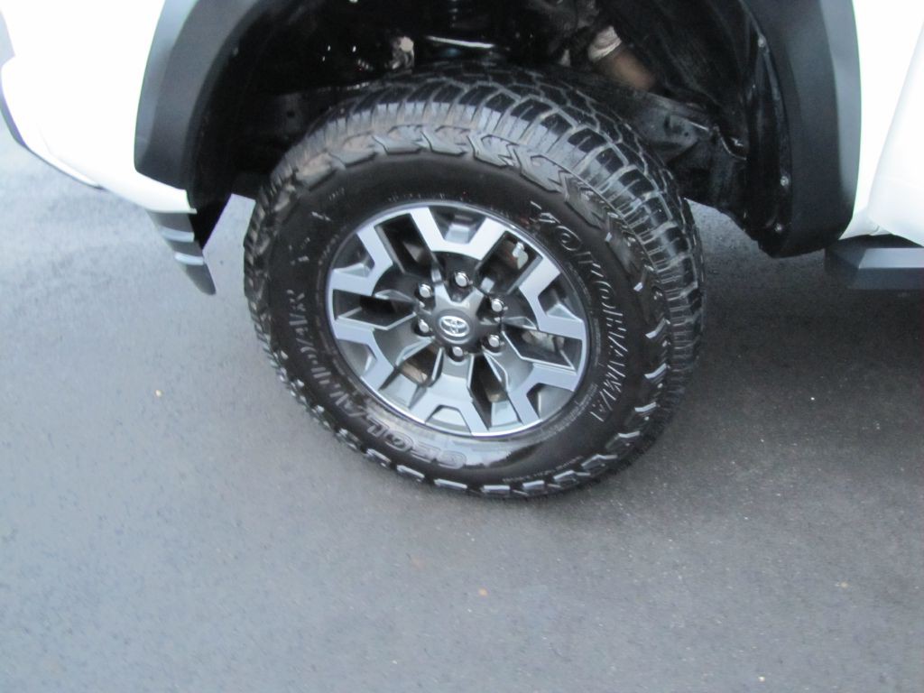 2020 Toyota Tacoma Image 24