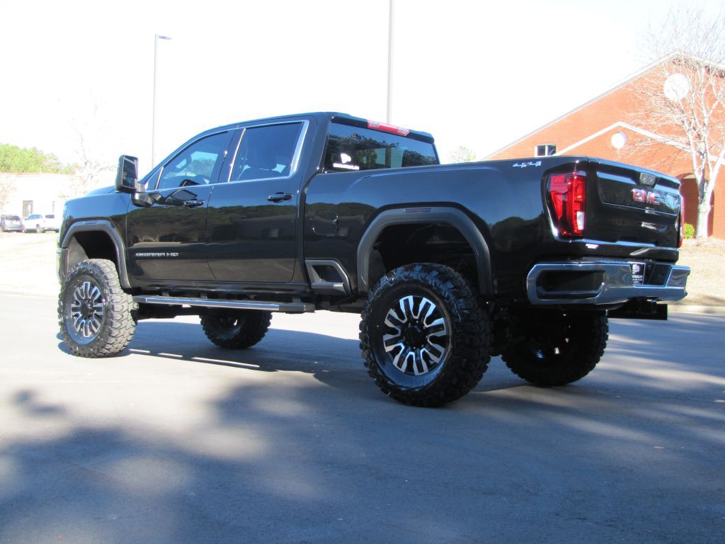 2024 GMC Sierra Image 8