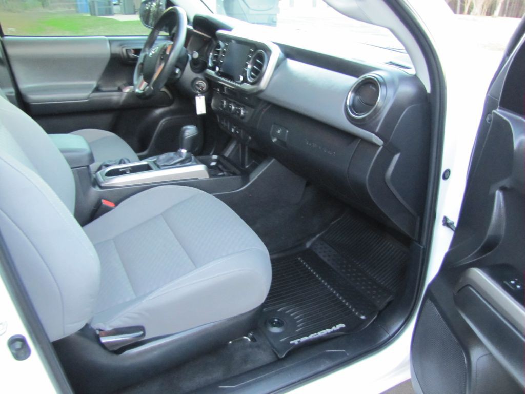 2022 Toyota Tacoma Image 14