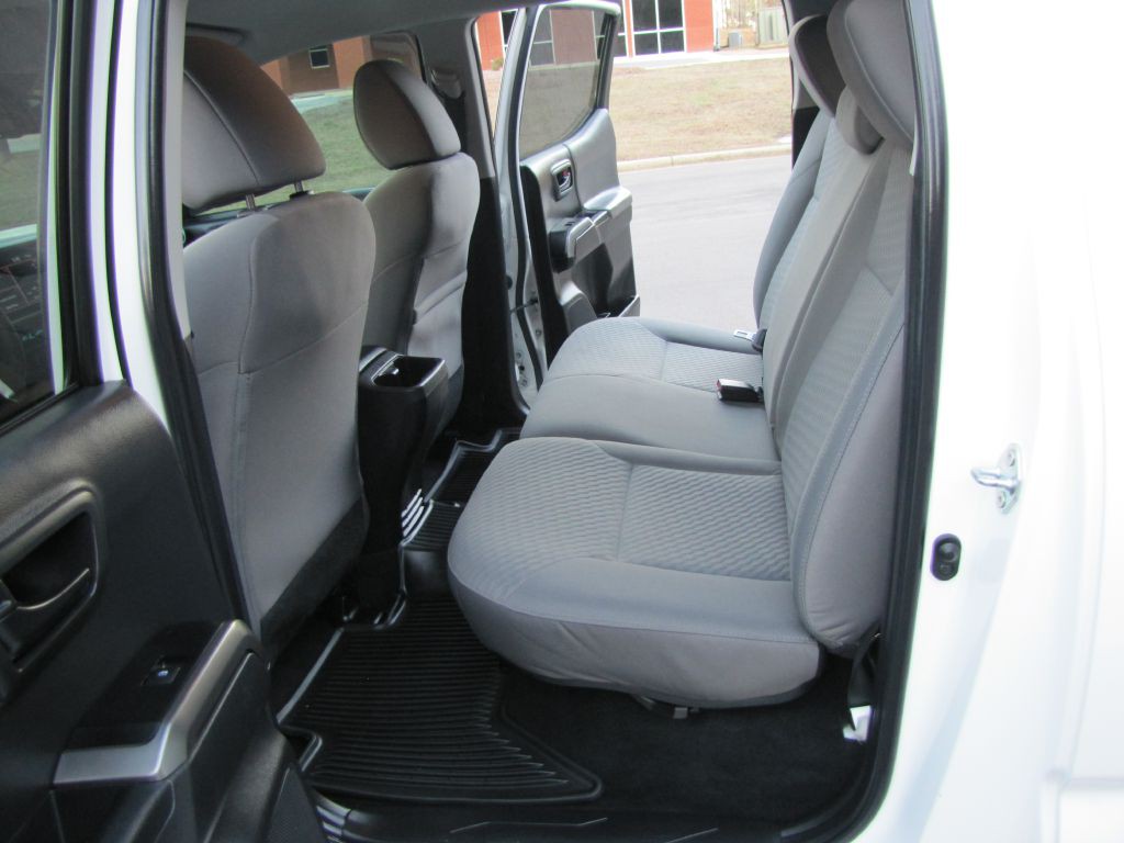 2022 Toyota Tacoma Image 17