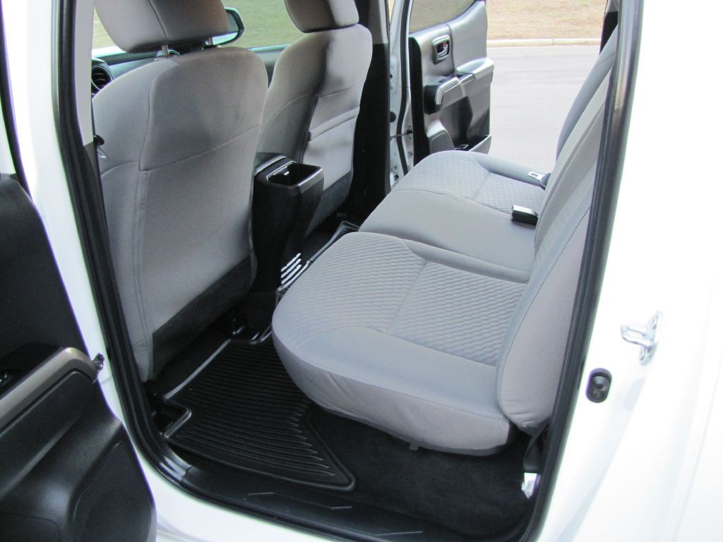 2022 Toyota Tacoma Image 18