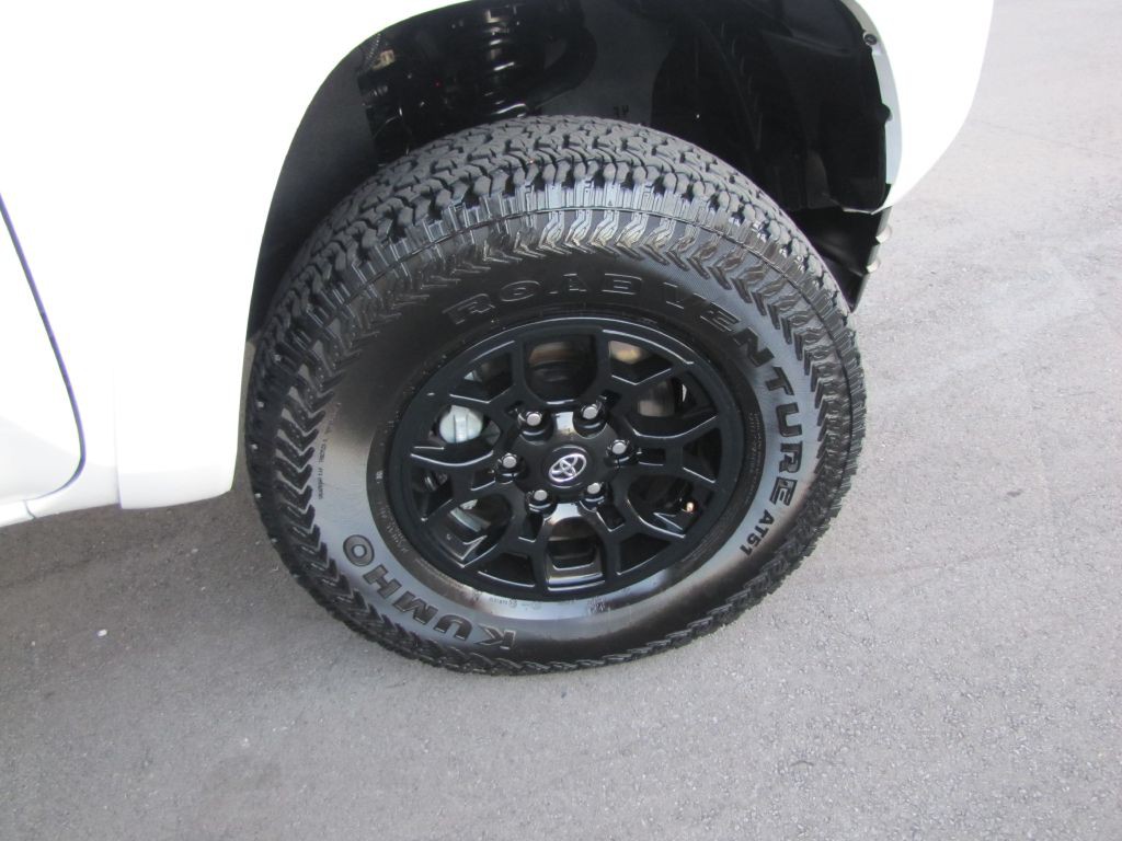 2022 Toyota Tacoma Image 33