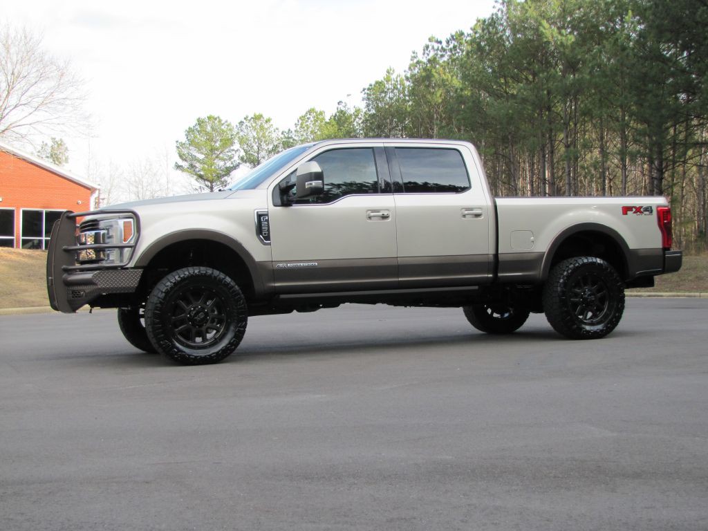 2017 Ford F-250 Image 3