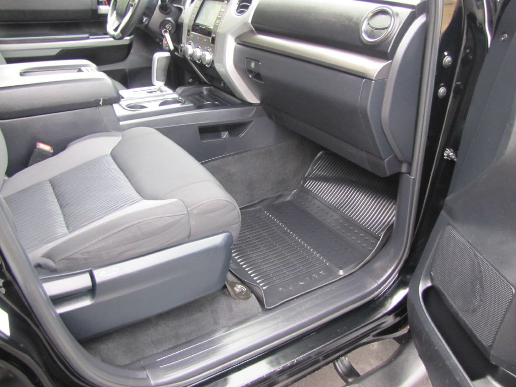 2017 Toyota Tundra Image 13