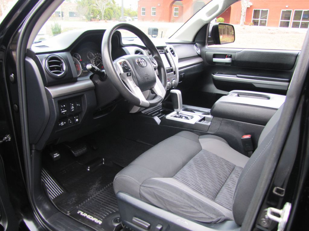 2017 Toyota Tundra Image 20