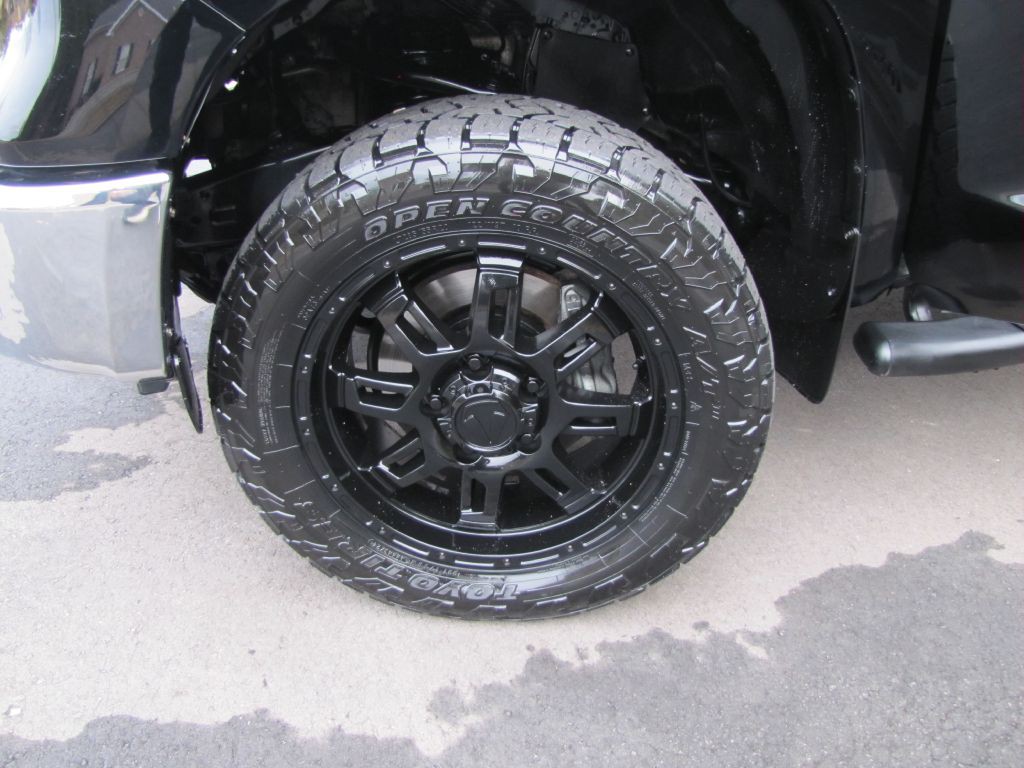 2017 Toyota Tundra Image 23