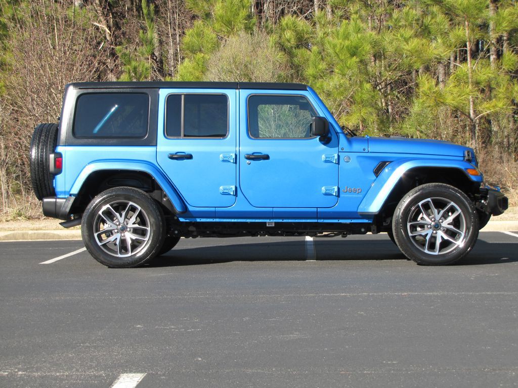2024 Jeep Wrangler Image 4