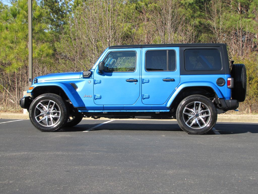2024 Jeep Wrangler Image 5