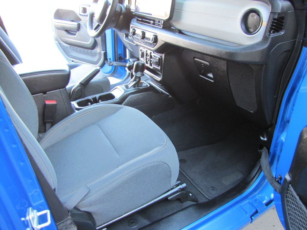 2024 Jeep Wrangler Image 24