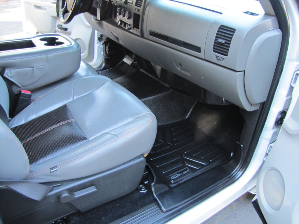 2011 GMC Sierra Image 19