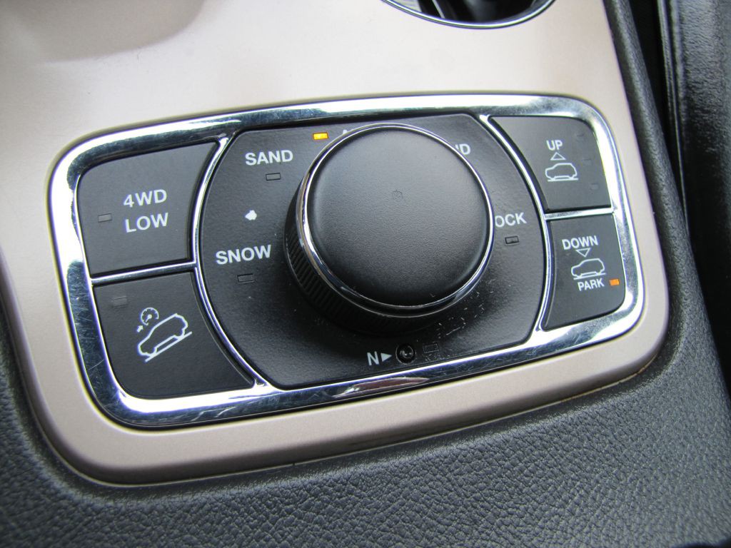 2015 Jeep Grand Cherokee Image 42