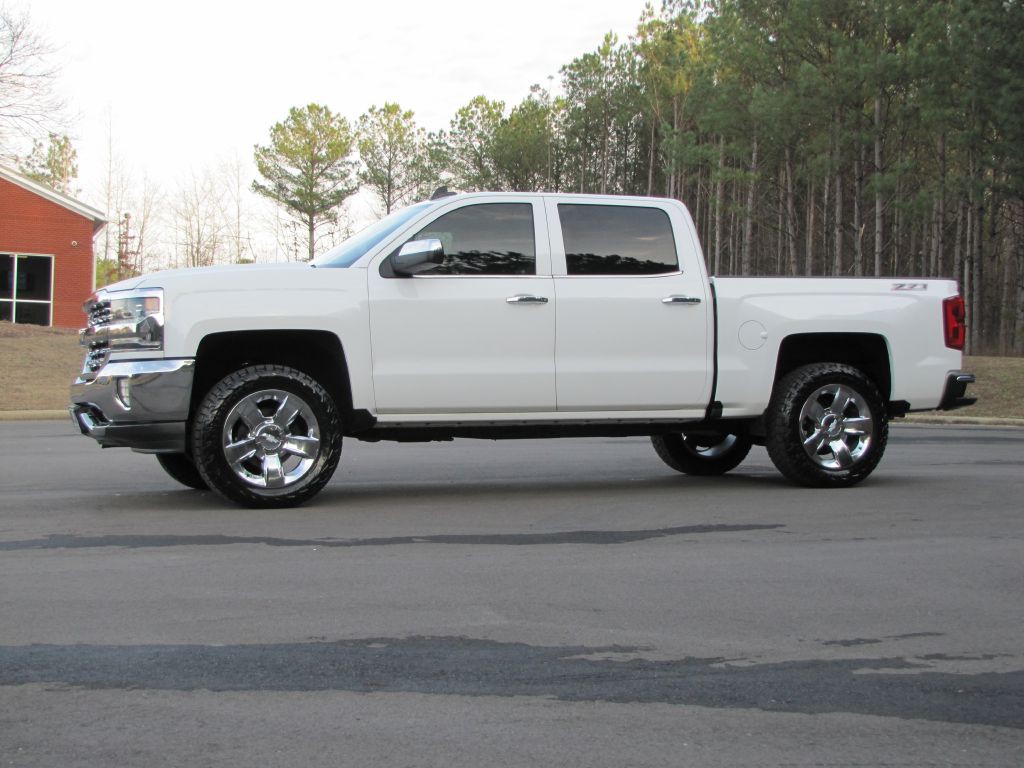 2017 Chevrolet Silverado 1500 Image 3