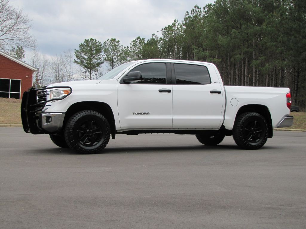 2017 Toyota Tundra Image 4