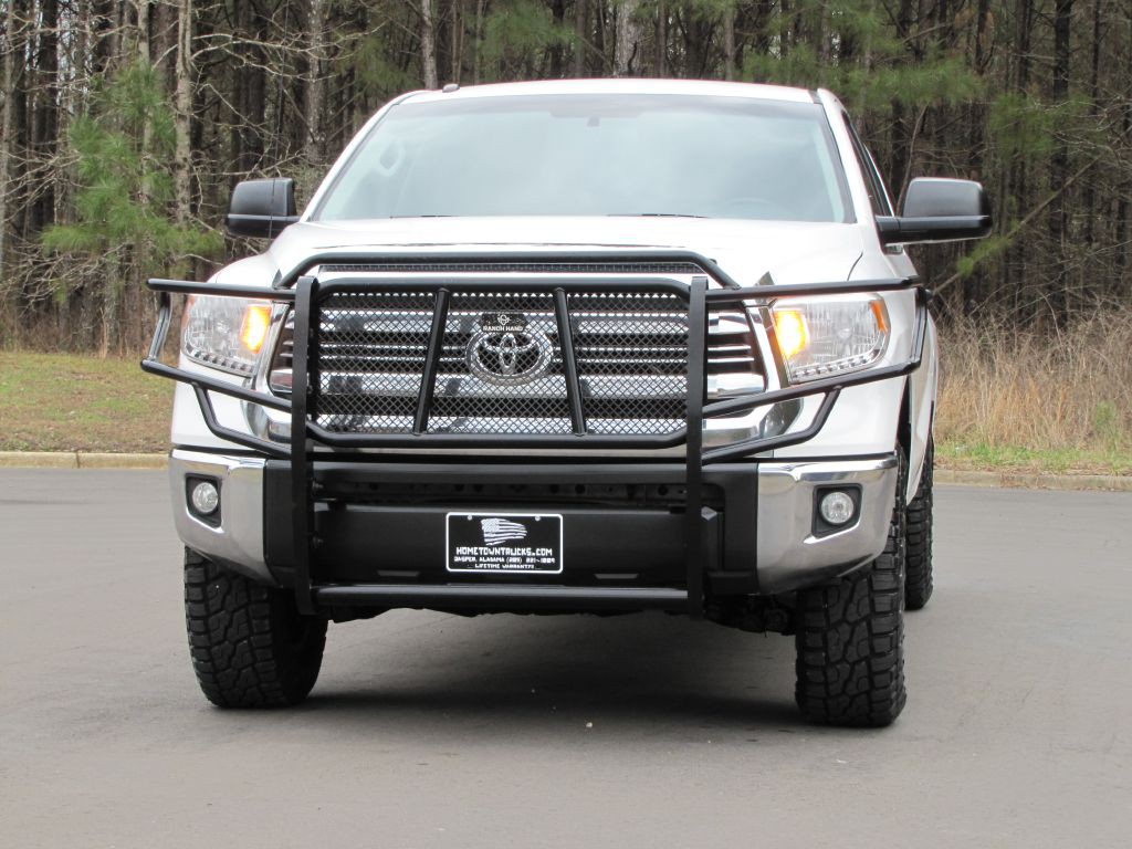 2017 Toyota Tundra Image 10