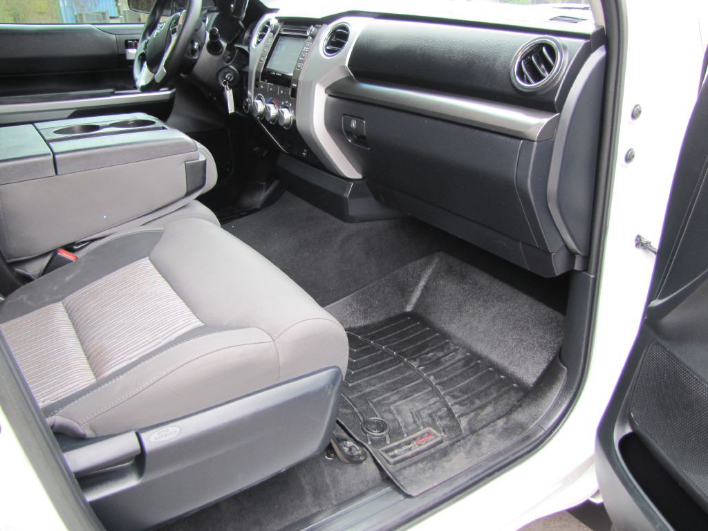 2017 Toyota Tundra Image 14