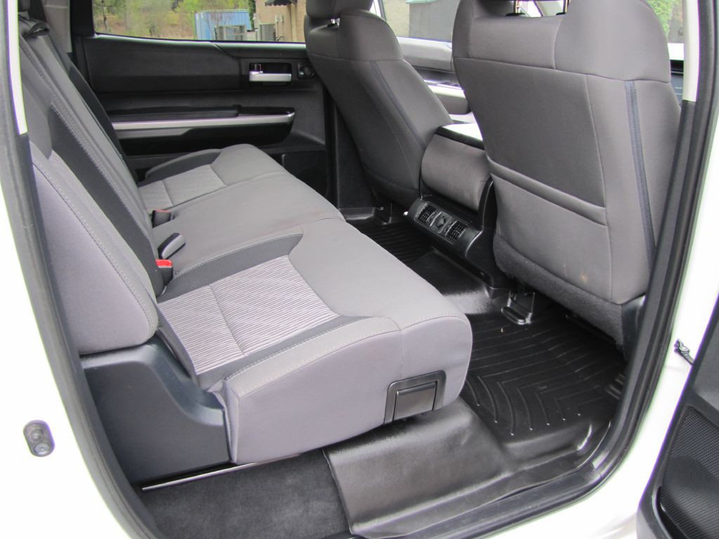 2017 Toyota Tundra Image 17