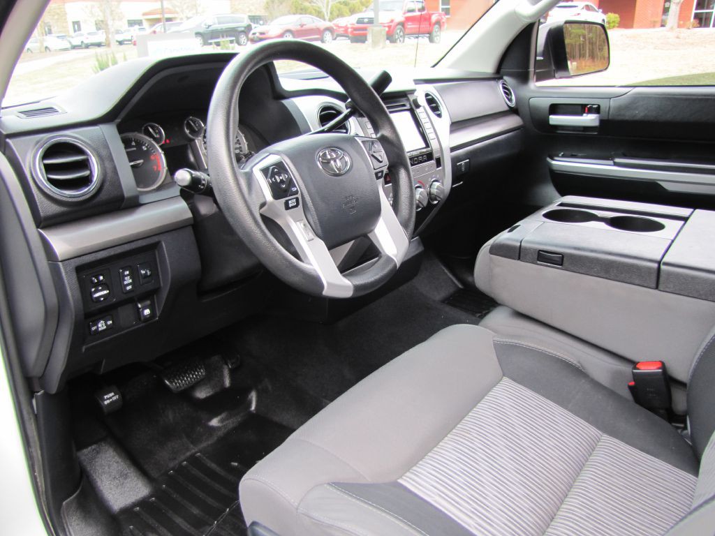 2017 Toyota Tundra Image 21