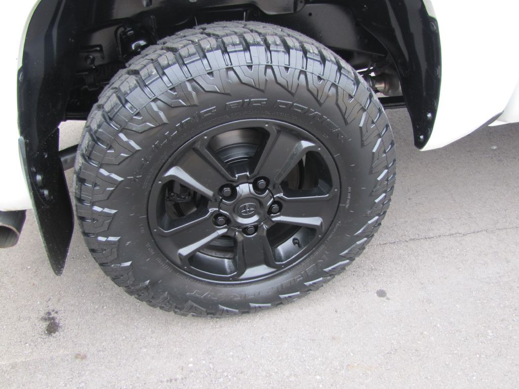 2017 Toyota Tundra Image 31