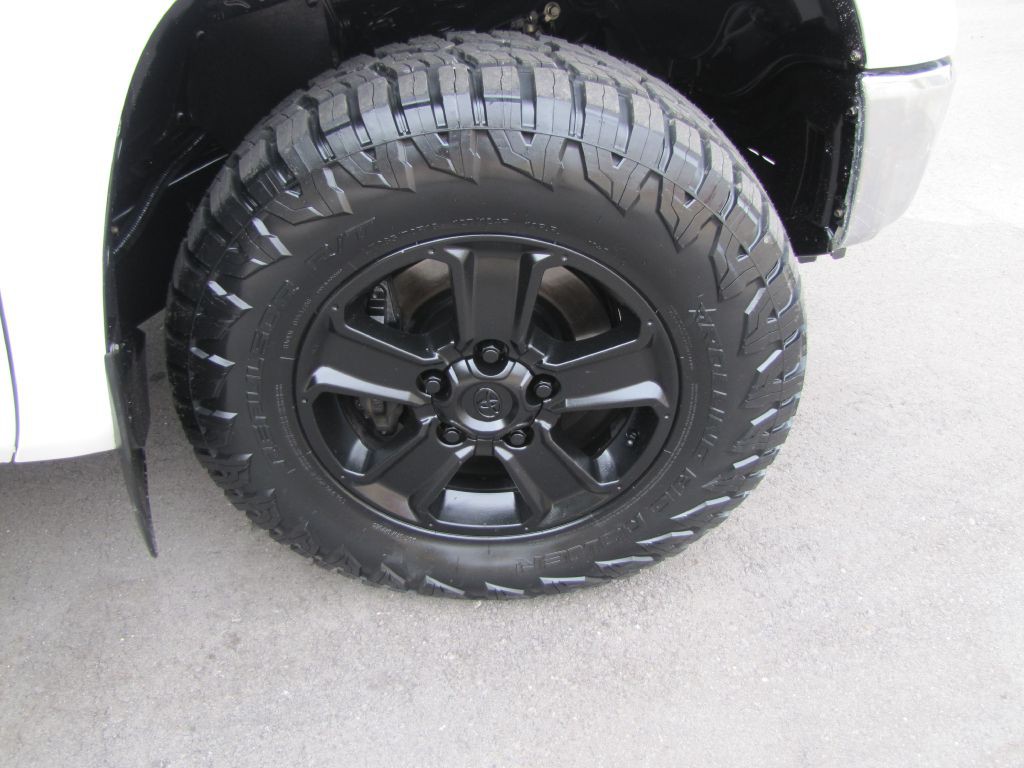 2017 Toyota Tundra Image 34