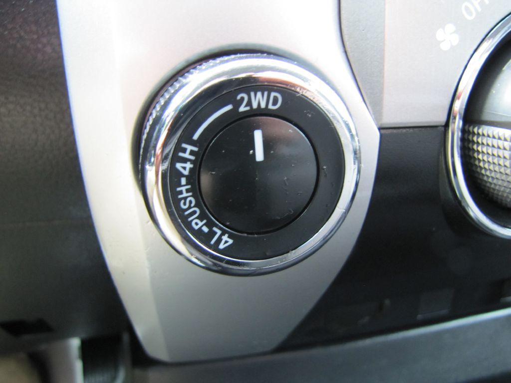 2017 Toyota Tundra Image 39