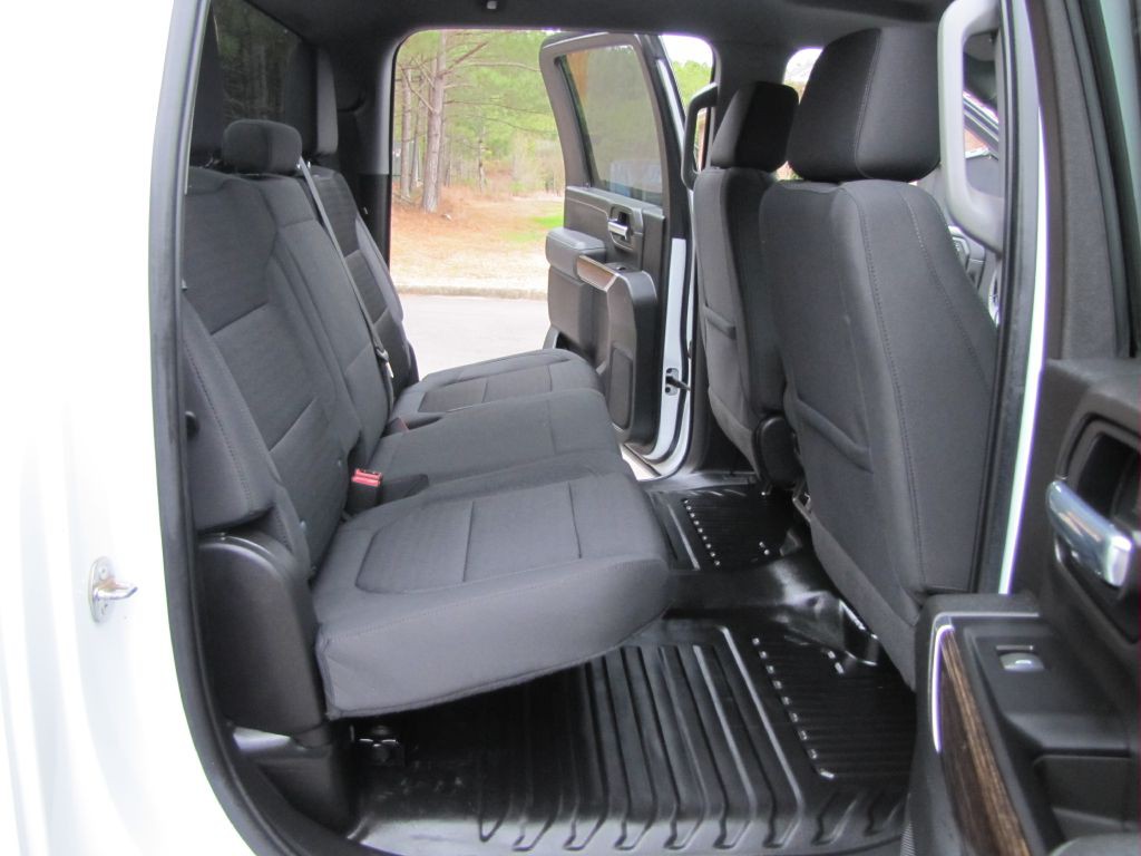 2023 GMC Sierra 2500 Image 17